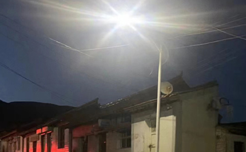 农村院子里最适合的白朗太阳能路灯亮度与安装要点 农村院子里最适合的白朗太阳能路灯亮度与安装要点